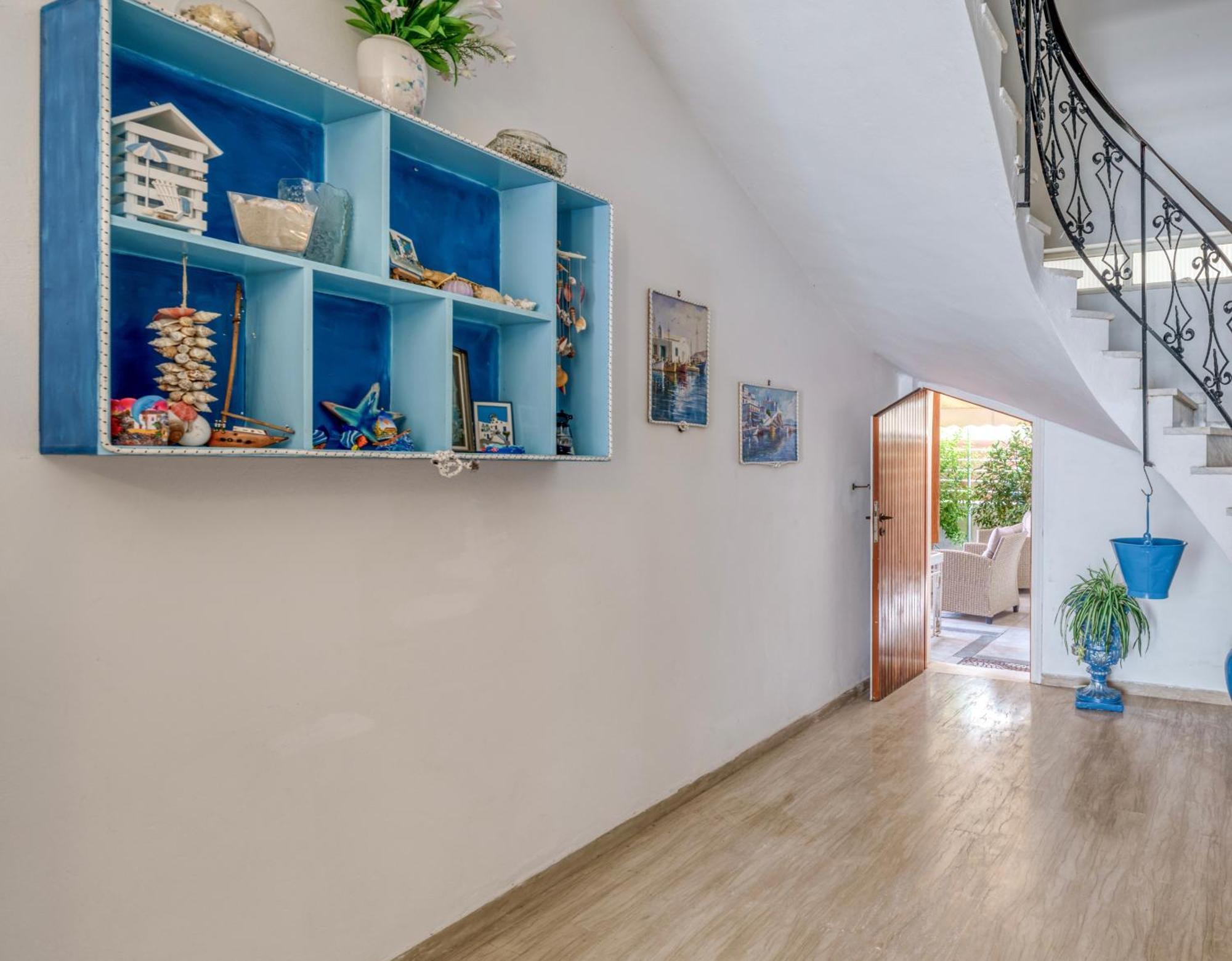 Nostos Apartment, With A Spacious Backyard Artemida  Bagian luar foto